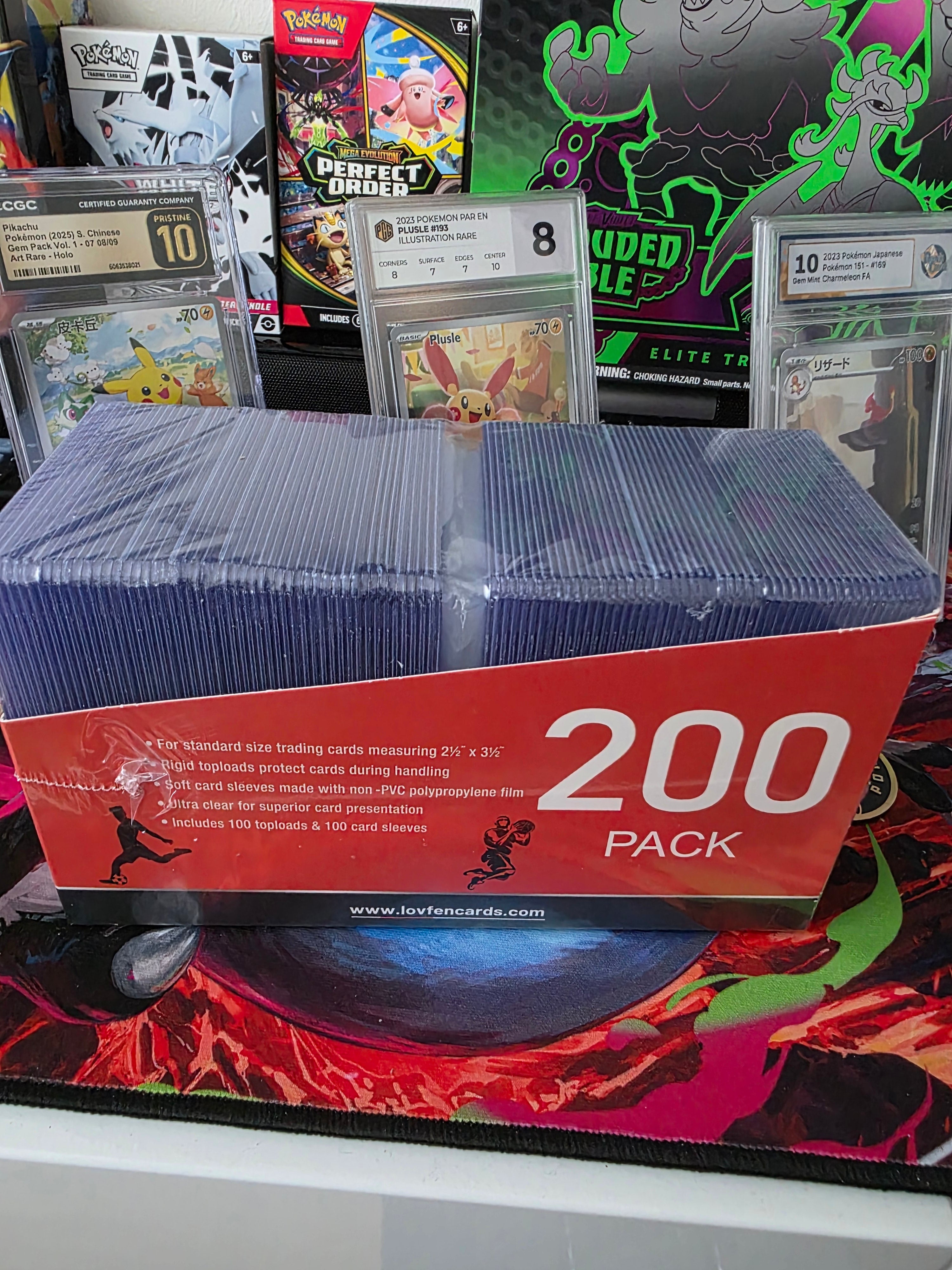 200-pack Toploaders + Sleeves (HELT NYA) – Pokémon / TCG