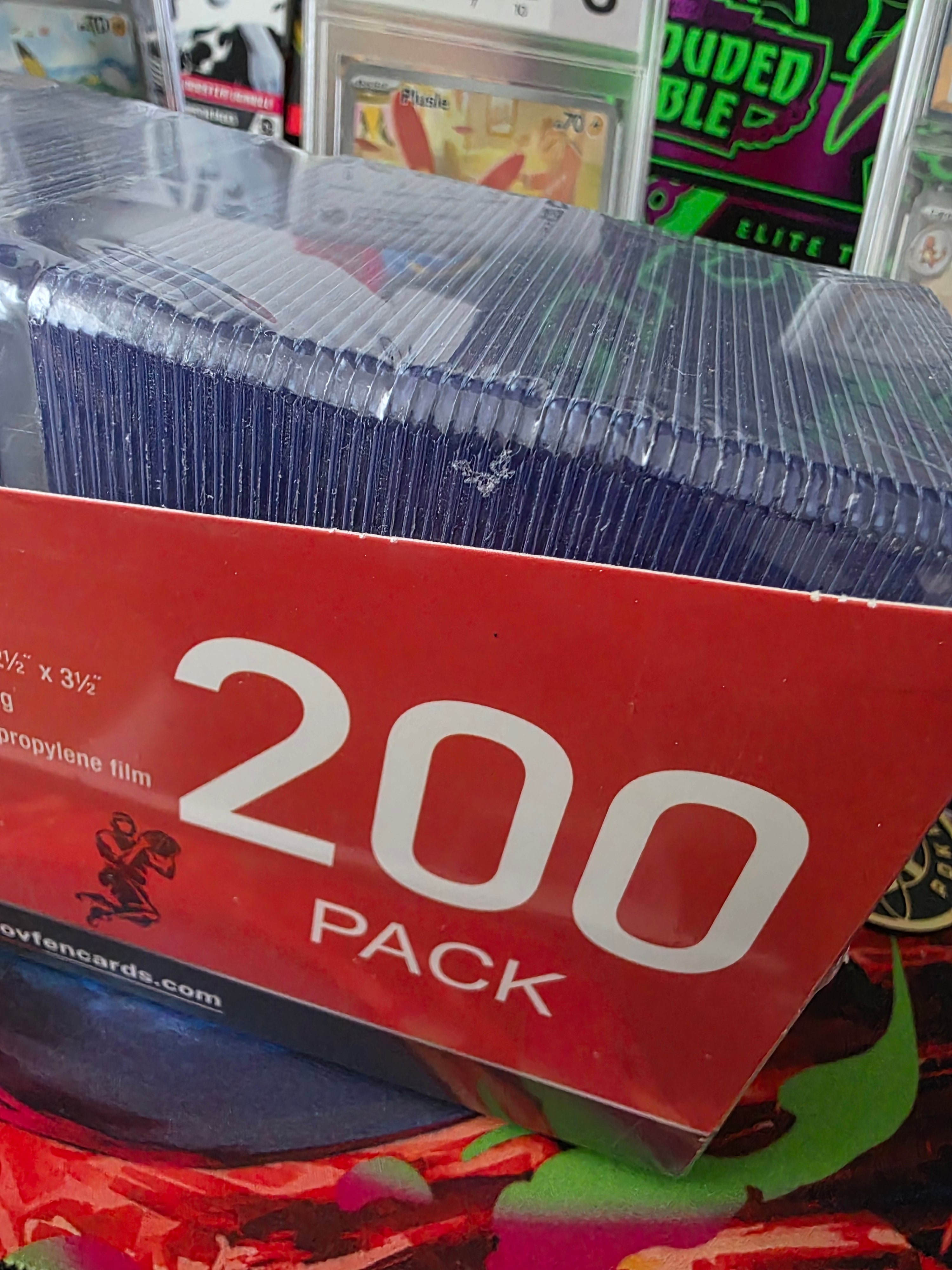 200-pack Toploaders + Sleeves (HELT NYA) – Pokémon / TCG